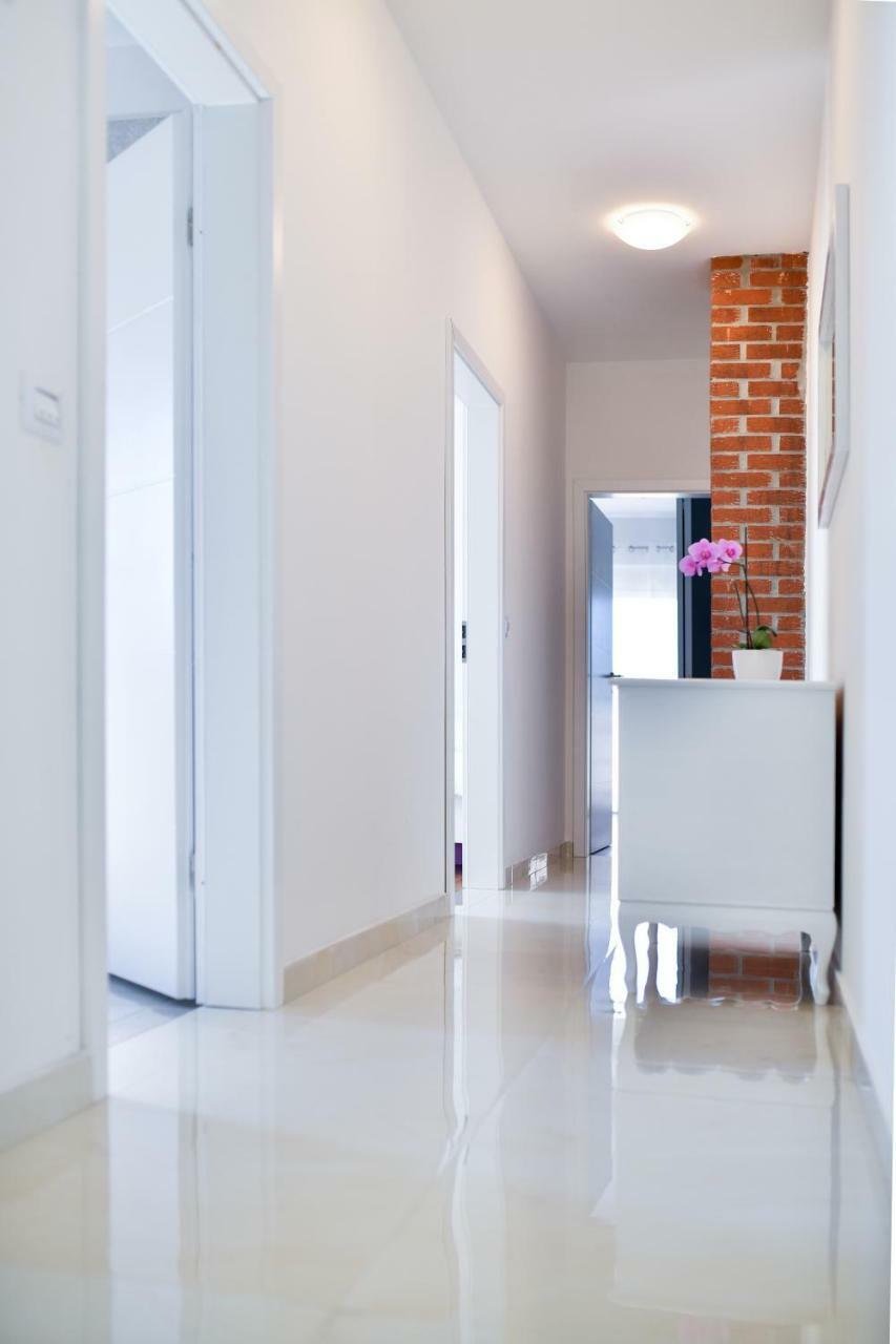Apartman Space Ražanac Exteriör bild