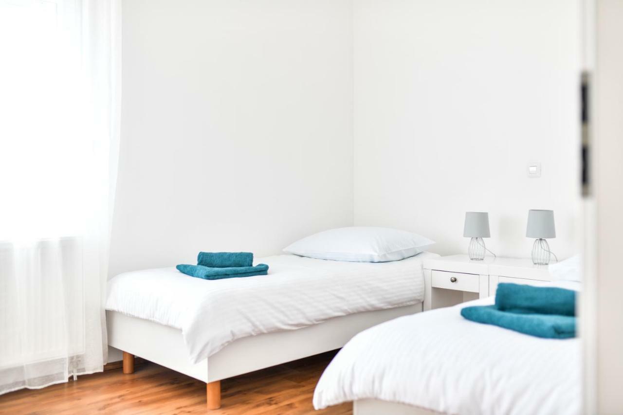 Apartman Space Ražanac Exteriör bild