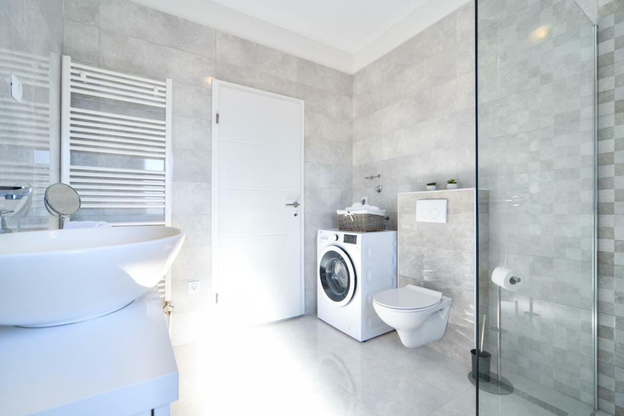 Apartman Space Ražanac Exteriör bild
